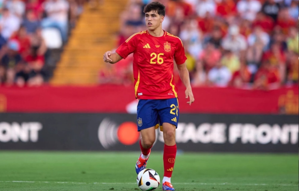 Pau Cubarsi joga pela Seleção Espanhola